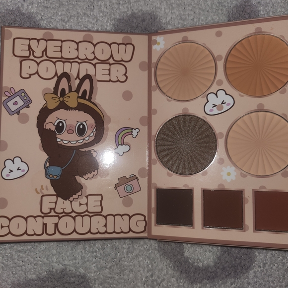 Lucky Professional Makeup Kit with Labubu Design - Picture 5 of 6